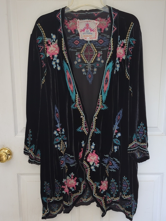 Johnny Was Jackets & Blazers - Johnny Was Black Velvet Aveza Embroidered Kimono Jacket